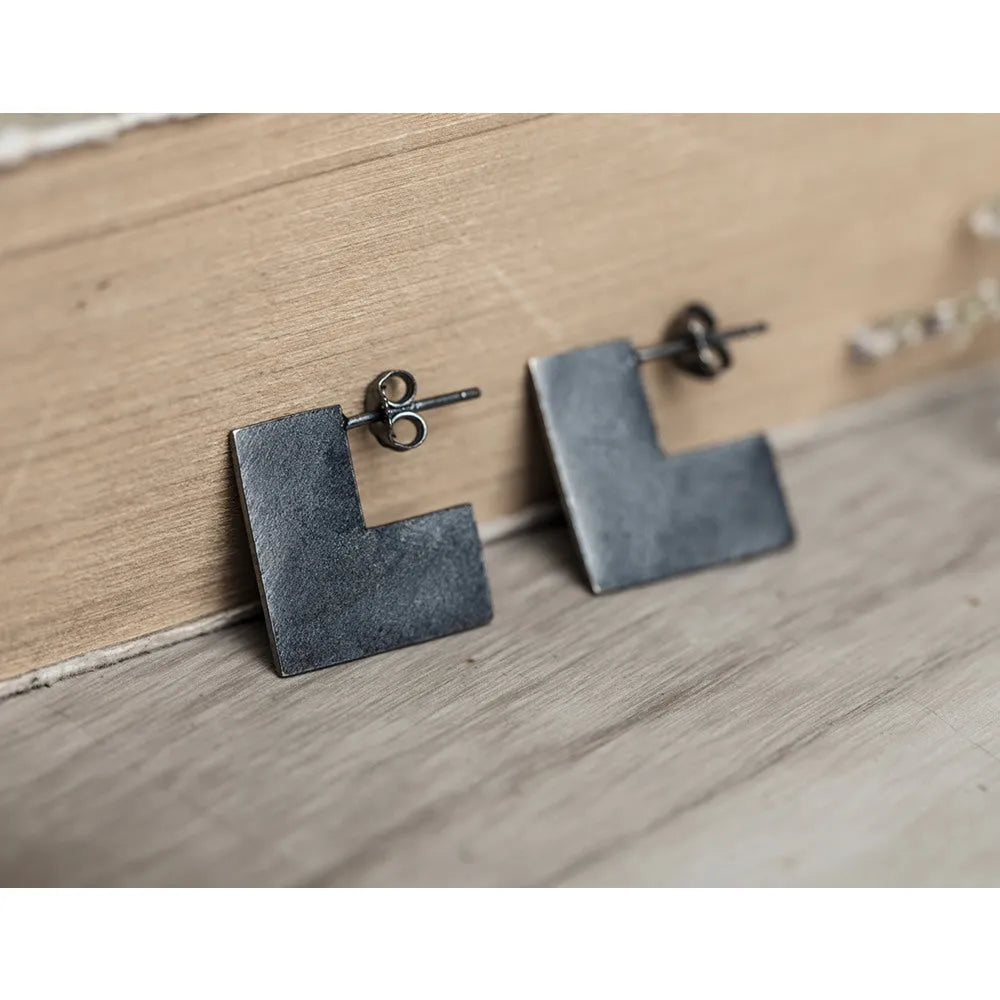 Sterling silver oxidised black geometric square earrings measuring 16mm