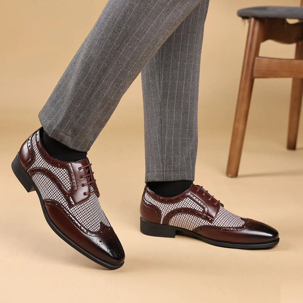 Men's imitation houndstooth plaid casual shoes with square toe and lace-up front.