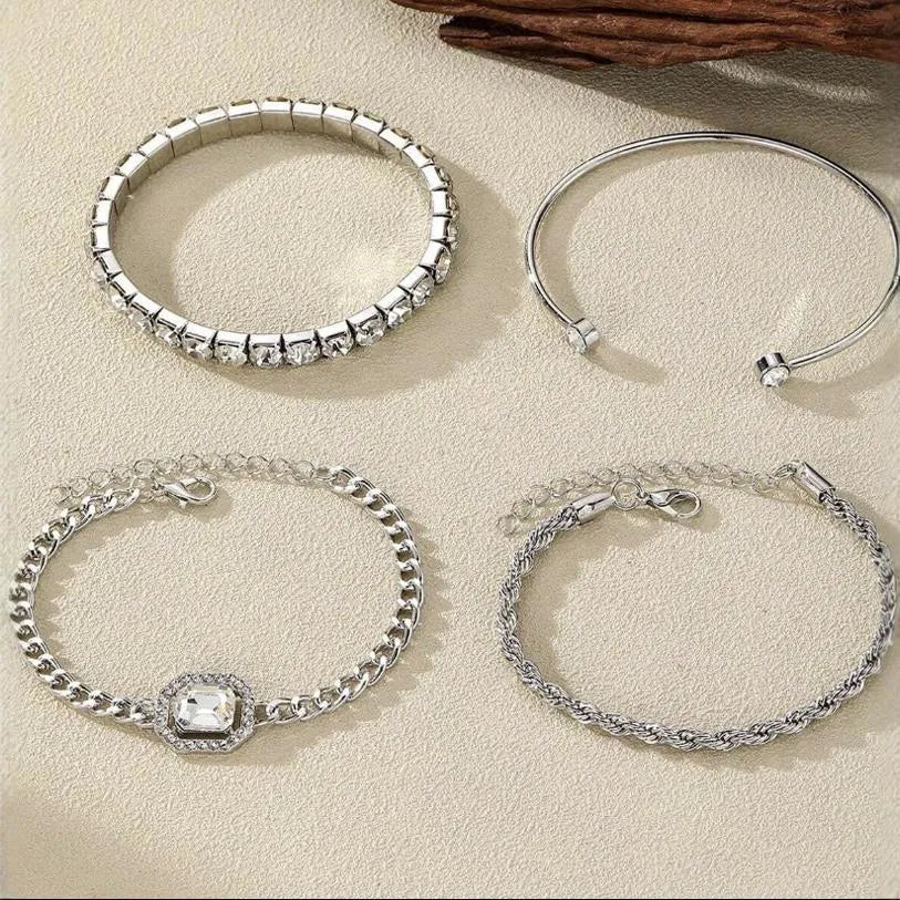 Four-piece alloy jewellery set with retro geometric square diamond links in gold and silver tones