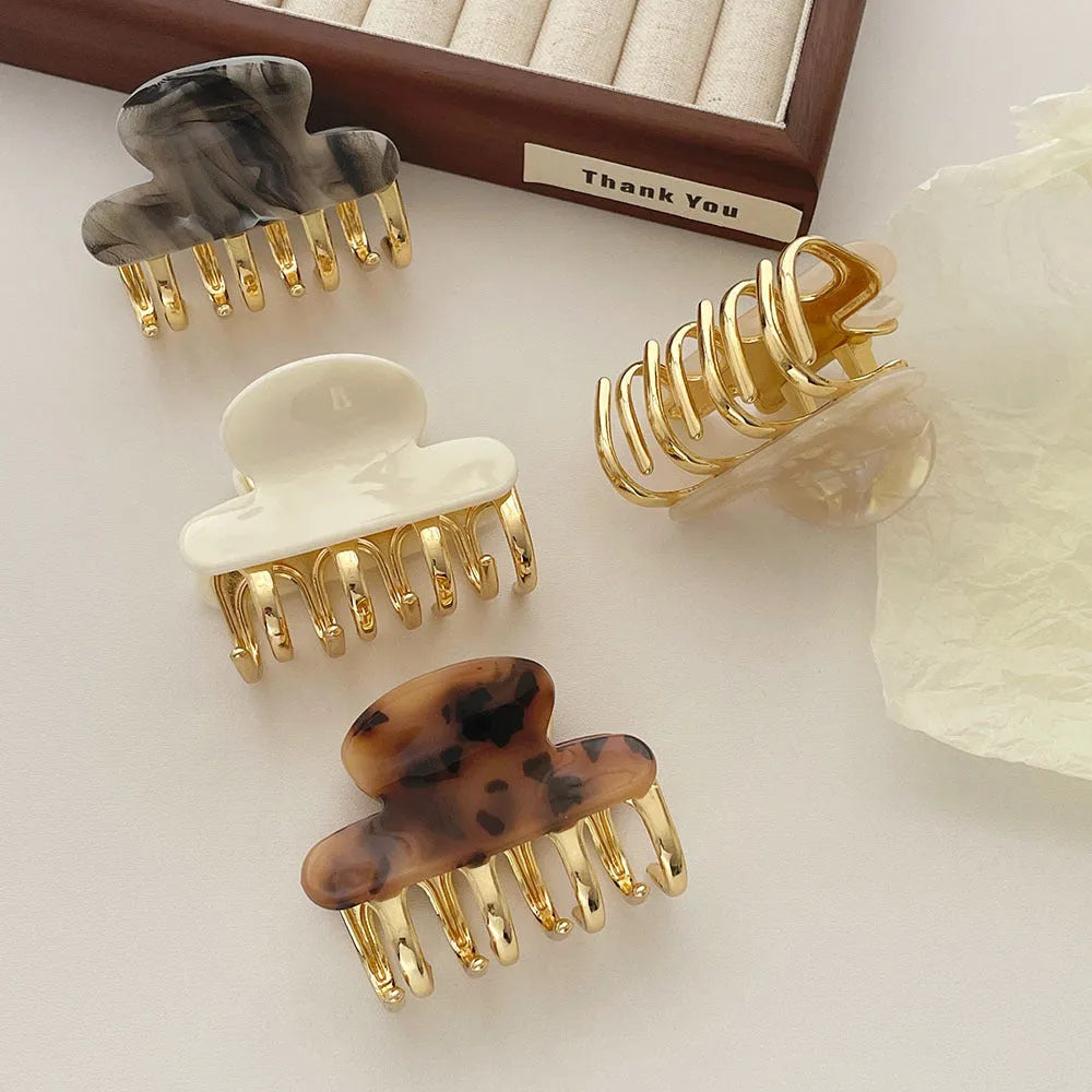 Dopamine retro acetate hair clip with metal grip in leopard print colour
