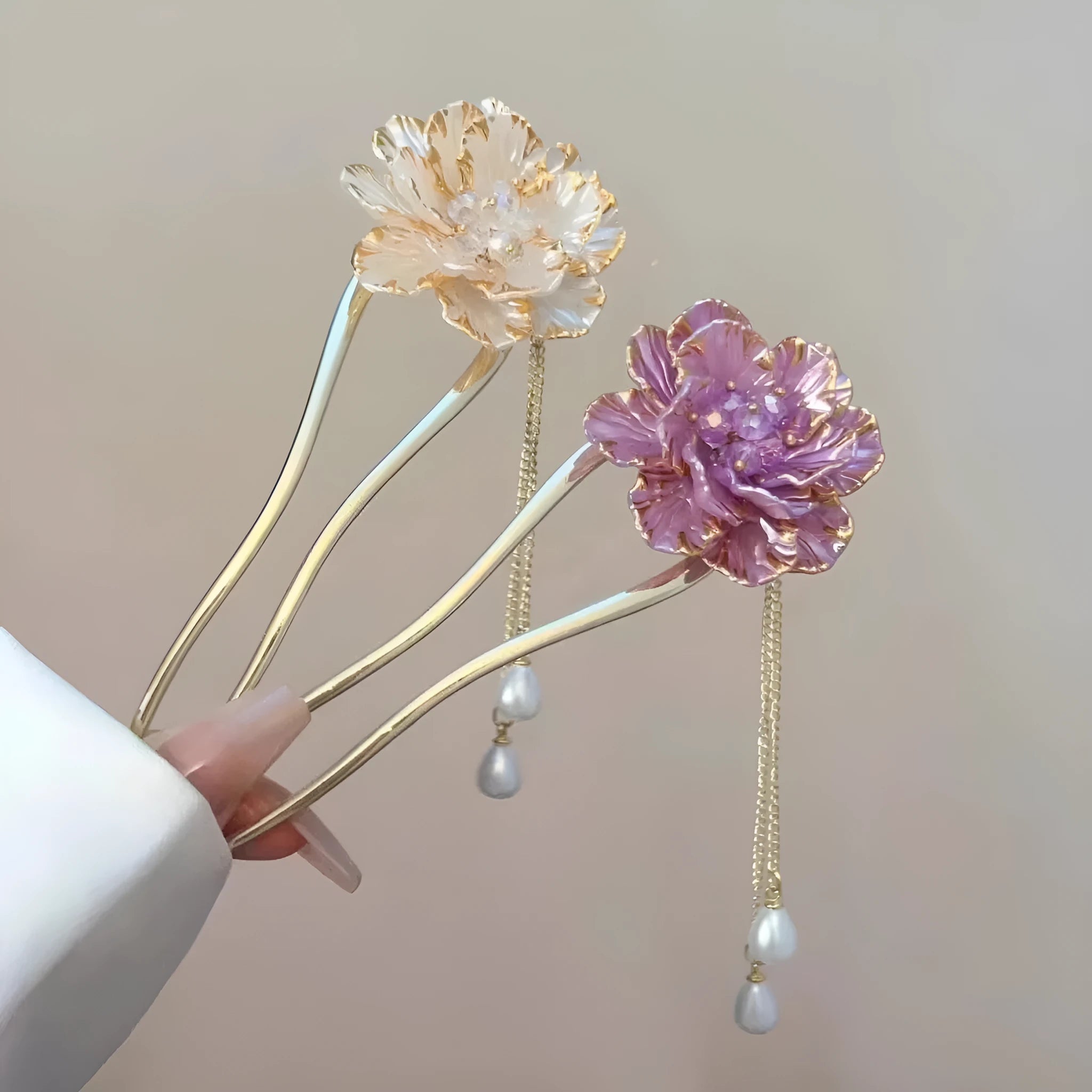 Purple and white retro peony flower with tassel detail on a U-shaped alloy hairpin barrette
