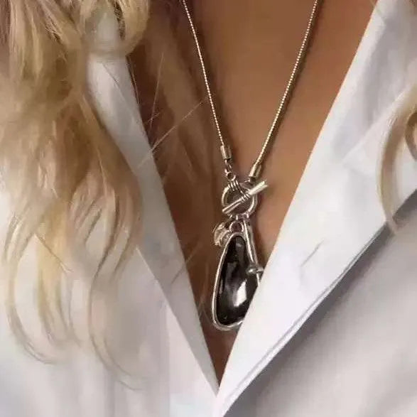 Women's alloy snake bones chain necklace with geometric pendant in blue colour option