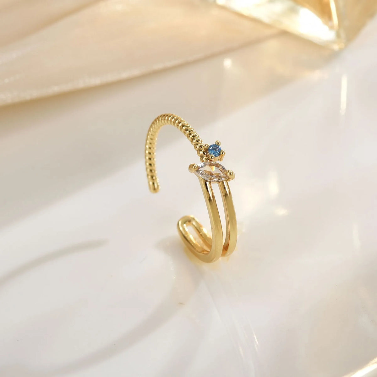 Adjustable copper ring for women with gold or silver electroplated finish and geometric line design