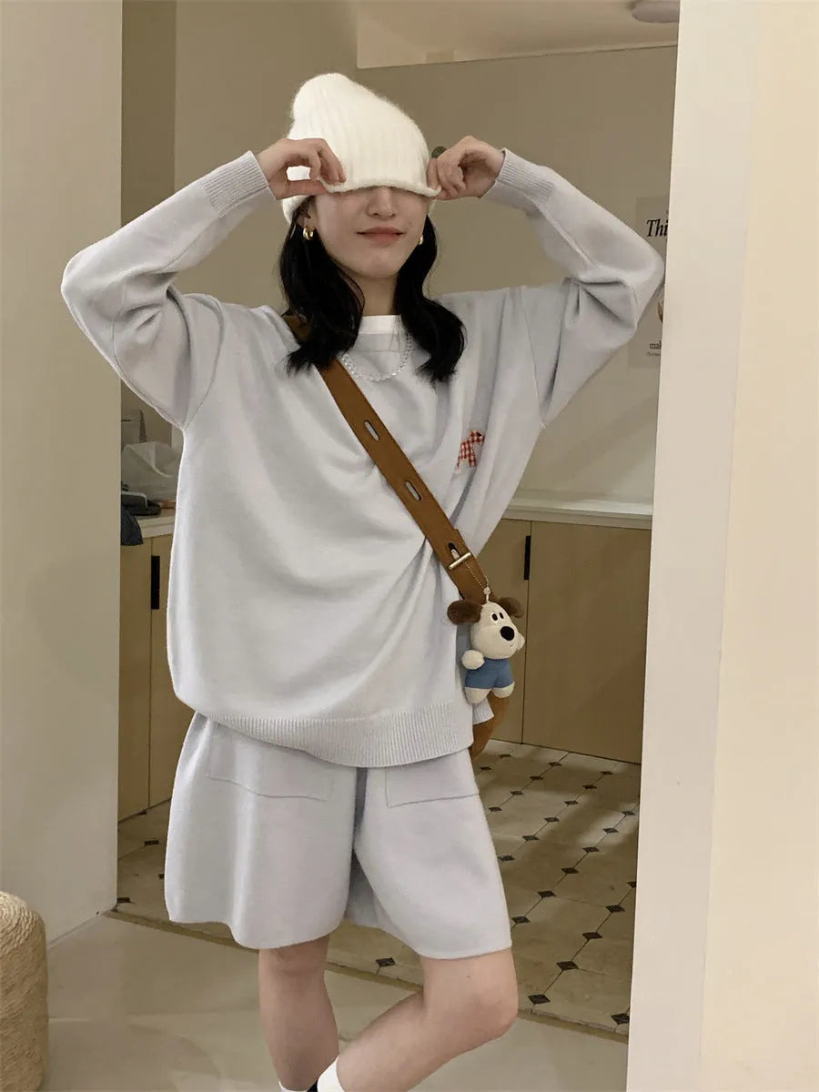 Casual sports knitted sweater shorts suit in imitation cashmere with embroidery detail