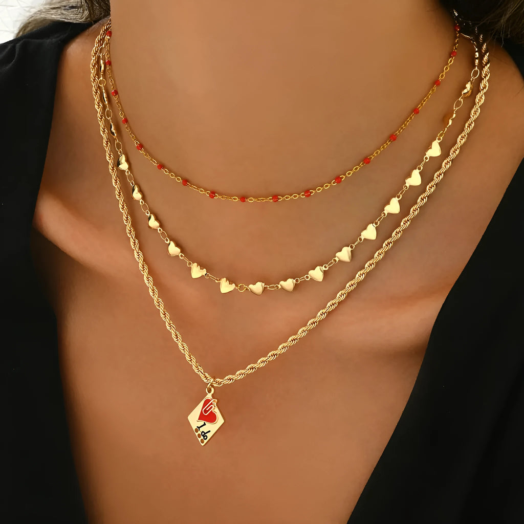 Adjustable three-layer clavicle chain necklace with geometric heart pendant in zinc alloy