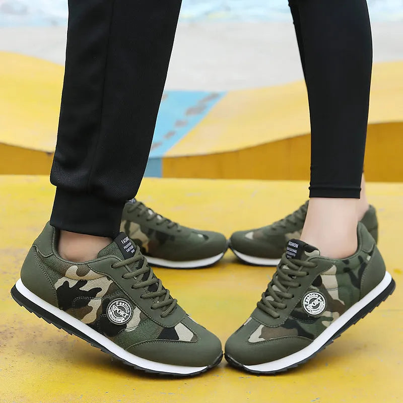 Camouflage pattern suede sports running shoes with low-top design and foam sole