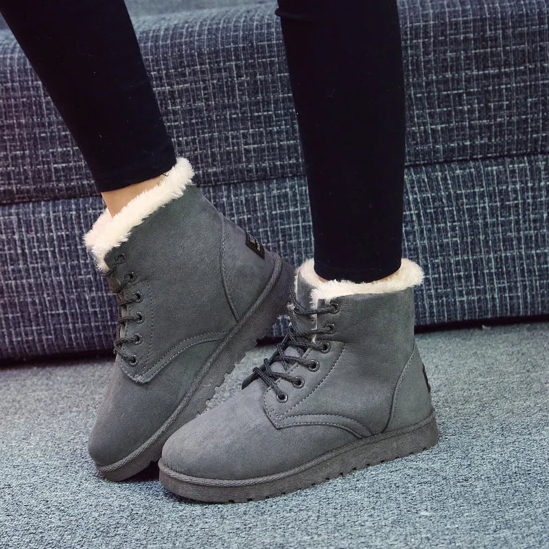 Women's suede snow boots with artificial wool lining and plastic sole, low tube, available in eight colours sizes 35-43