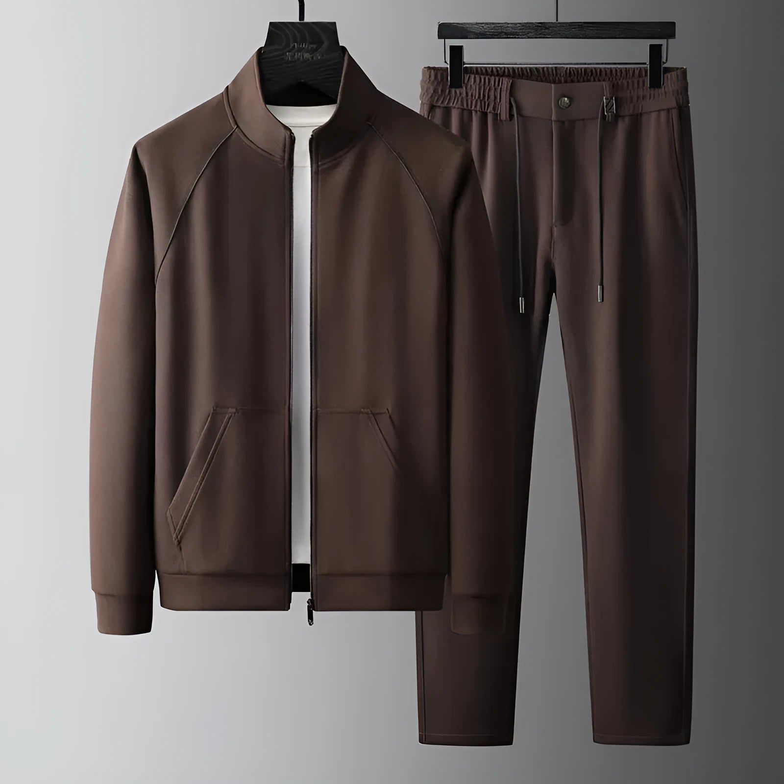 Men's stand collar sports suit in slim fit with coat and trousers in vinylon fabric