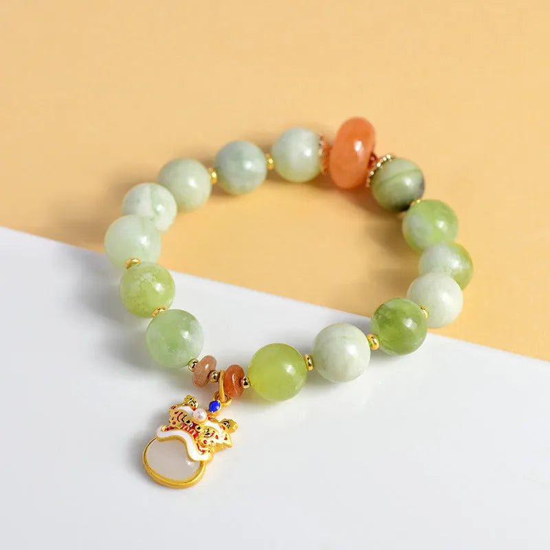 Green milk-in-water jade pendant bracelet with retro geometric design and 10mm stone