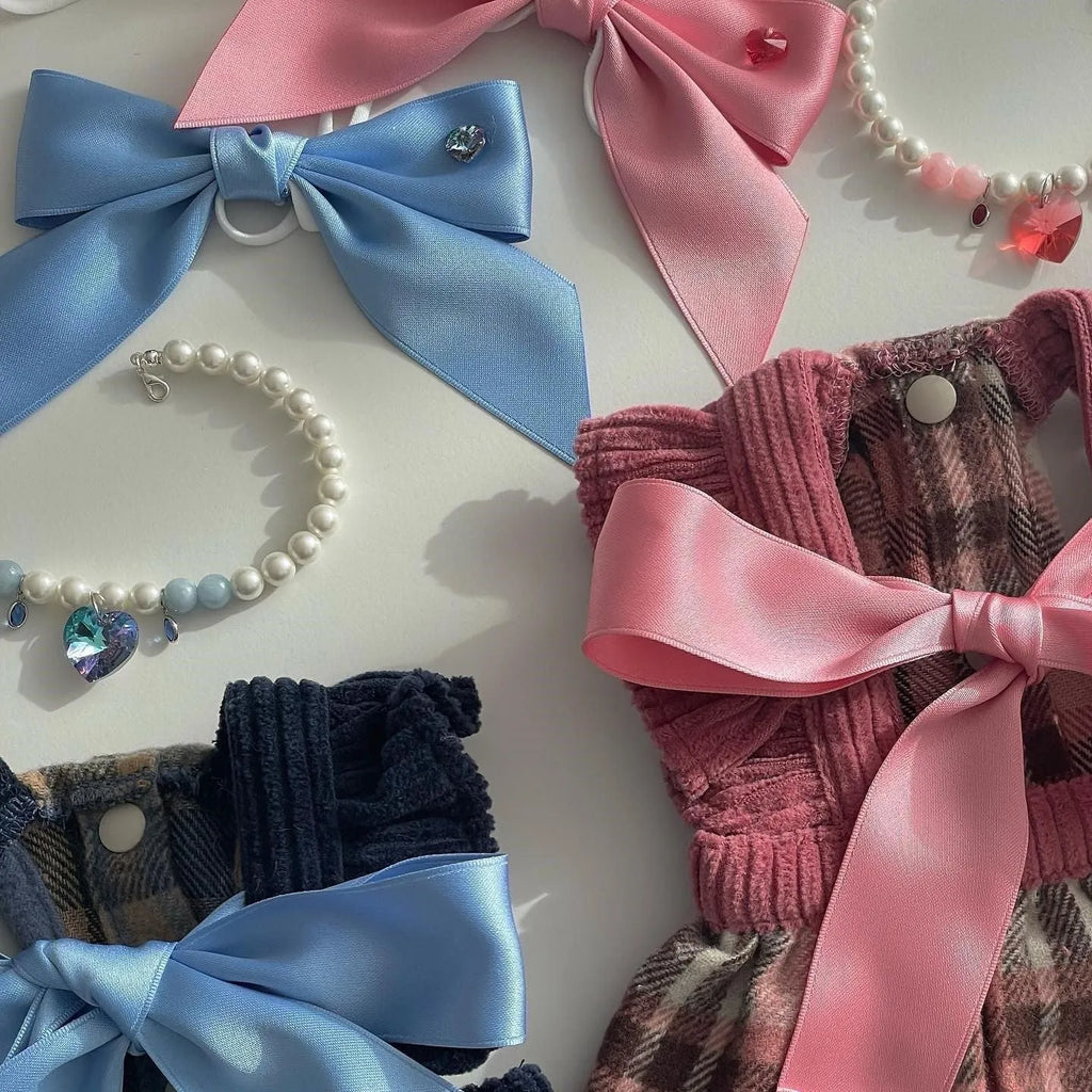 Adjustable princess-style dog hair band headdress with bow tension on blue ribbon