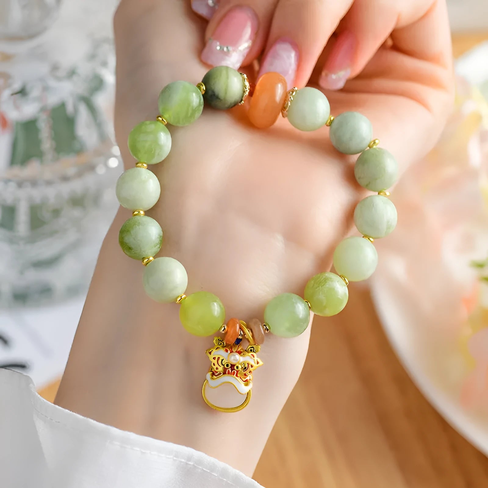 Green milk-in-water jade pendant bracelet with retro geometric design and 10mm stone