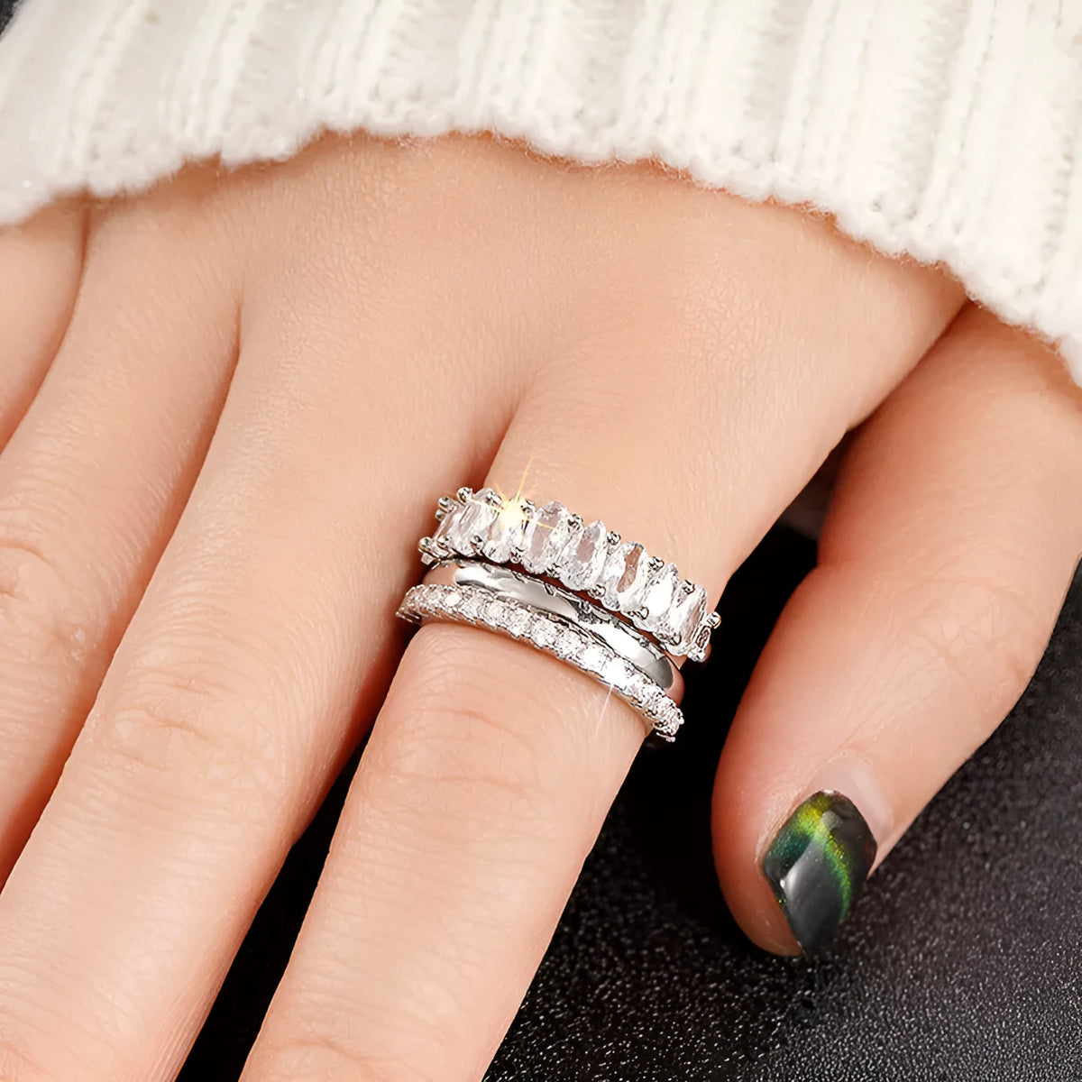 Geometric zircon three-piece ring set in white gold or yellow gold colour, sizes 6 to 10, copper band