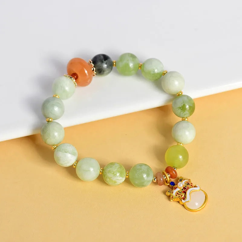 Green milk-in-water jade pendant bracelet with retro geometric design and 10mm stone
