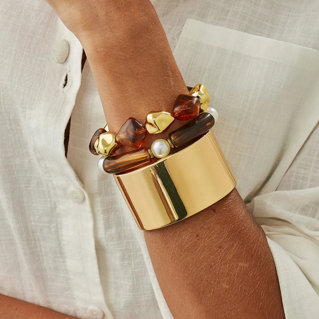 Vintage beaded amber blooming resin wide bracelet with electroplated alloy in gold or coffee colour.