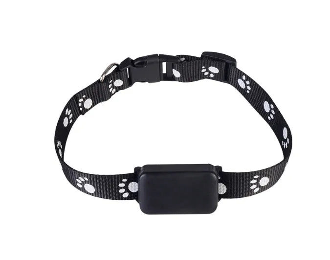 Black GPS pet tracker with ABS casing and USB charging port