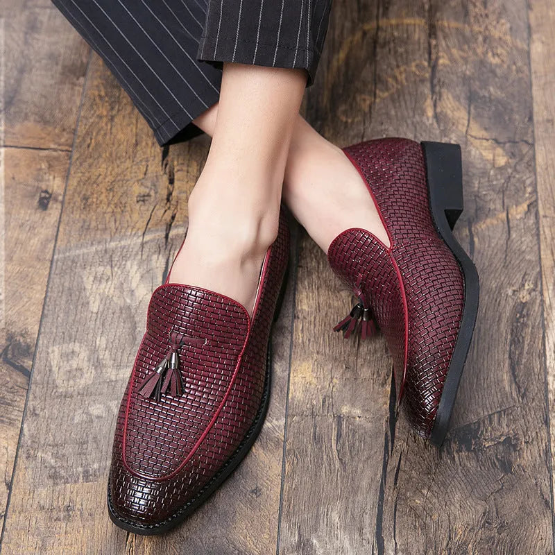 Men's pointed toe slip-on business shoes with tassel detail in artificial PU material
