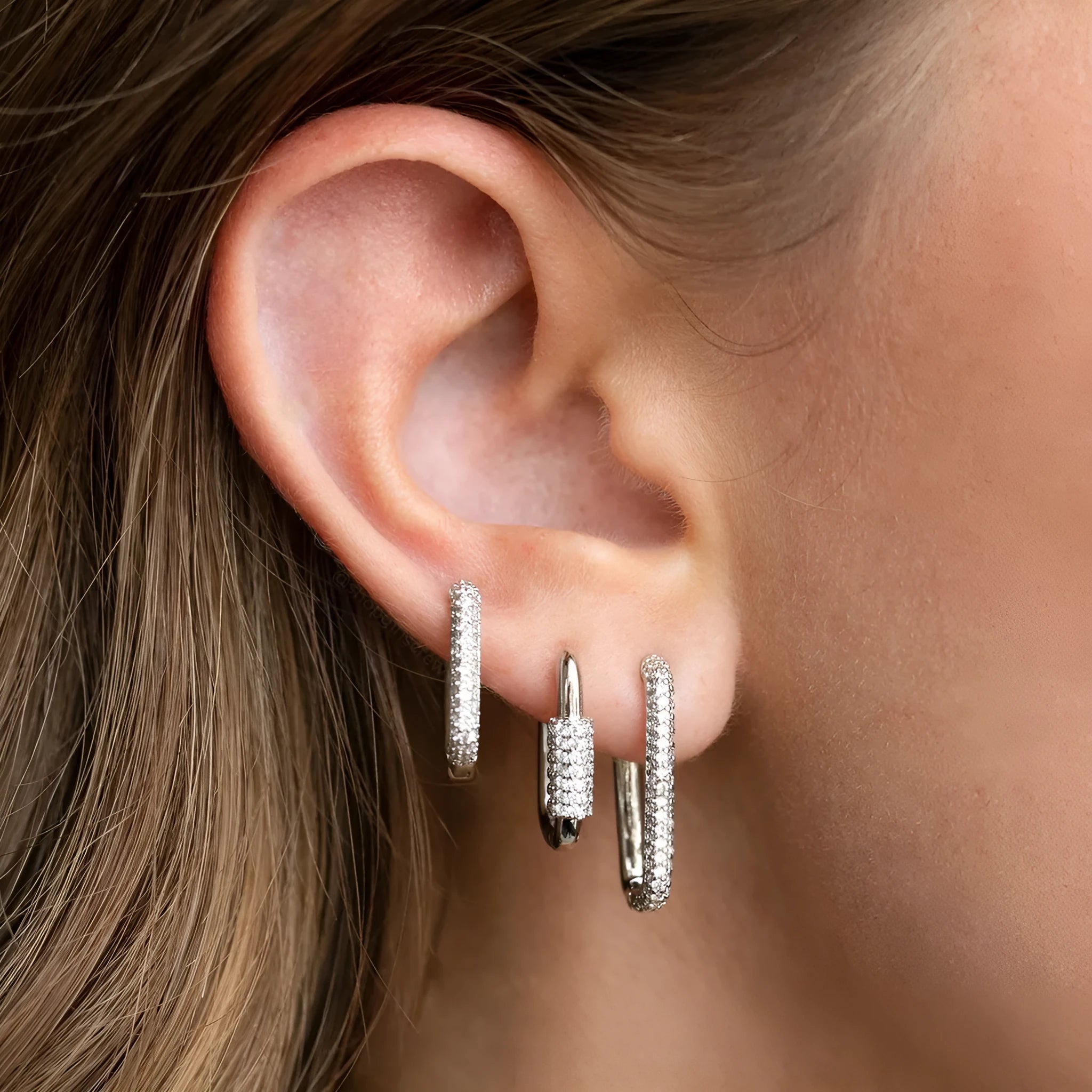 Geometric ear clip three-piece set with micro inlaid zircon stones in gold and white K colours