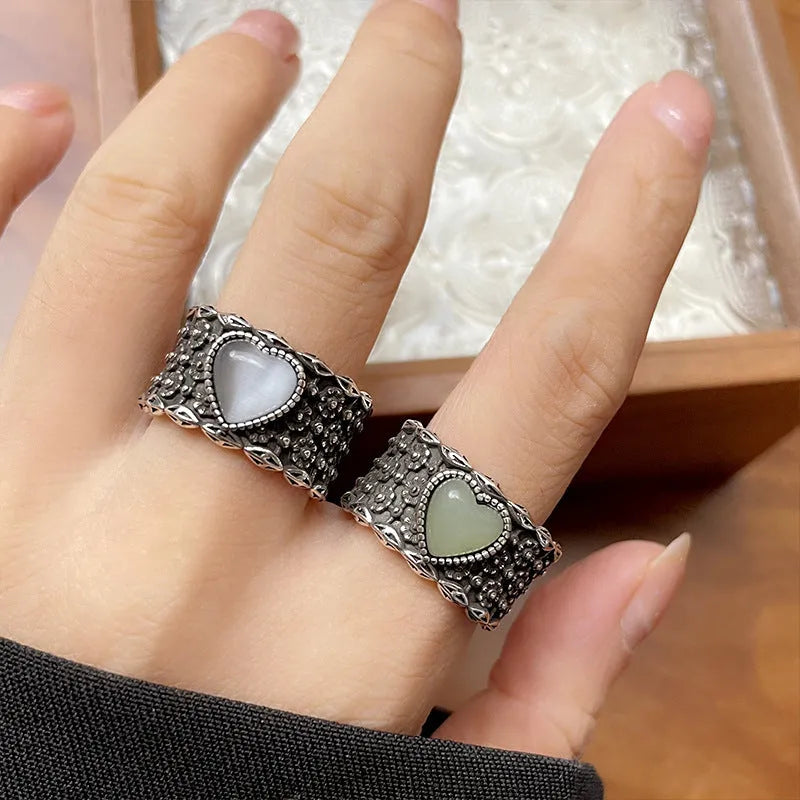 Adjustable opening heart-shaped white moonlight ring in white copper plated silver