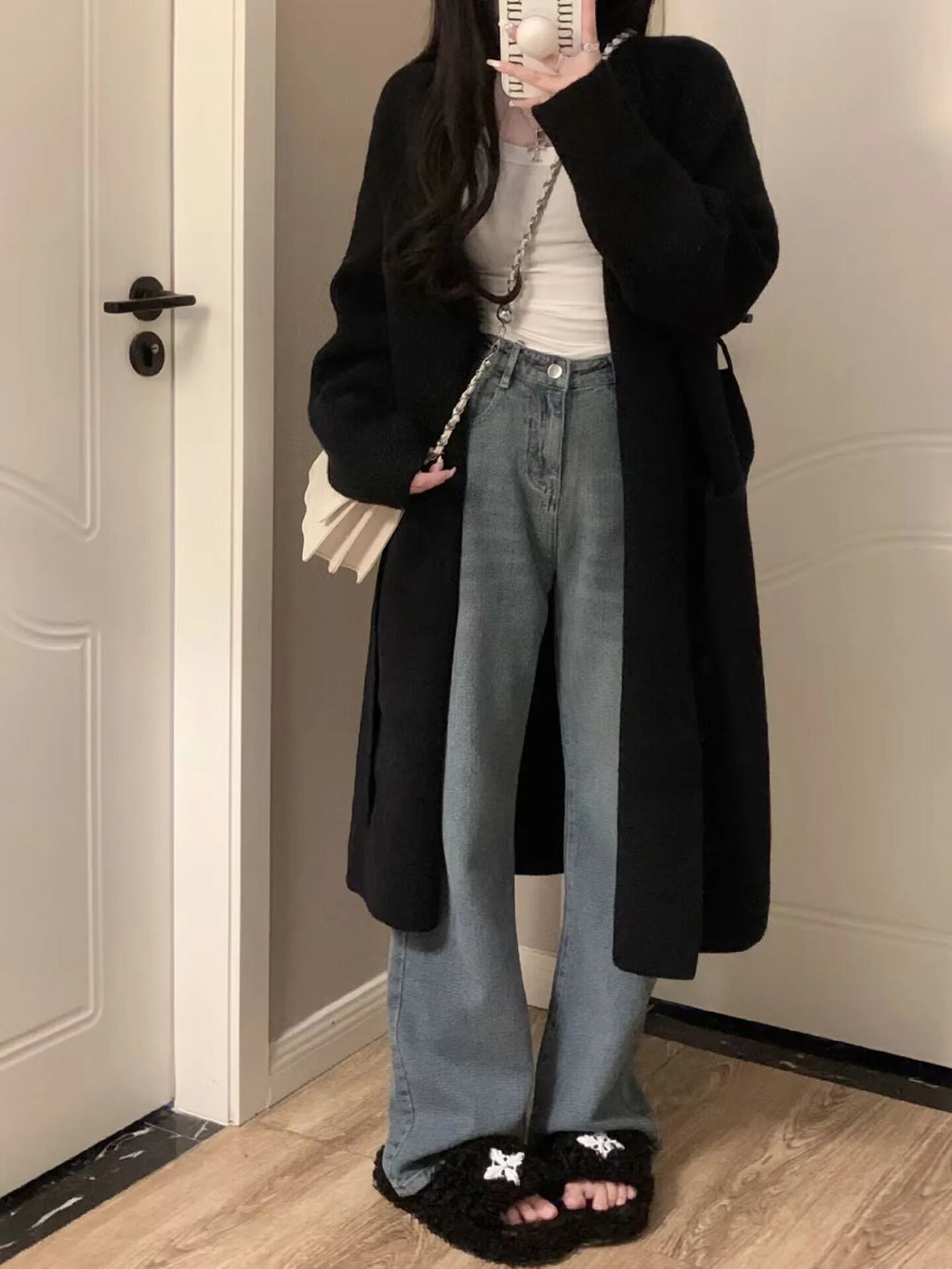 Women's knitted V-neck cardigan in mid-length 65cm design with loose fit
