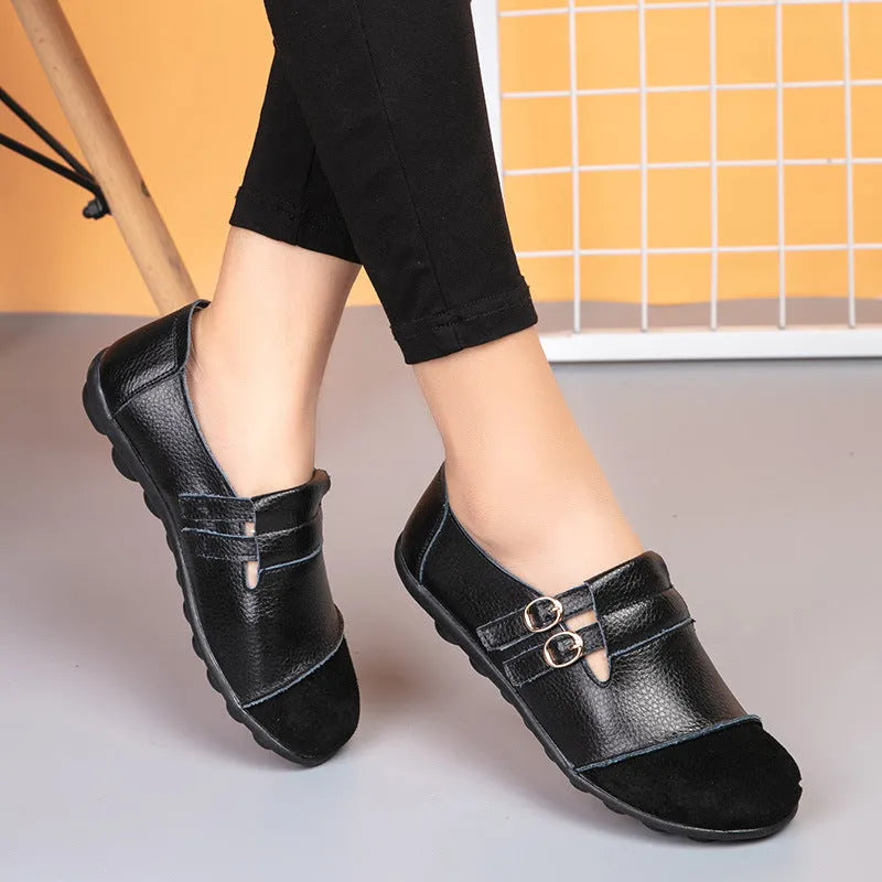 Casual flat shoes with velcro fastening and round toe in cow split leather with beef tendon soles