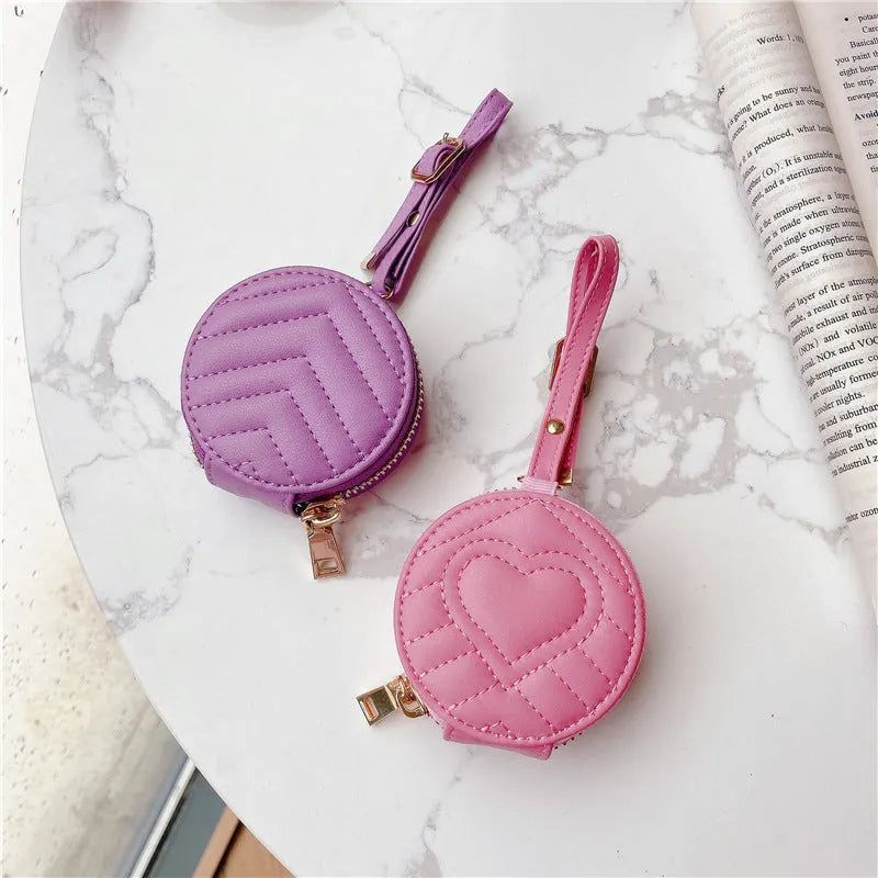 Wallet-style Bluetooth headset protective case with zipper and imitation leather finish in green, pink, red, purple, or black.