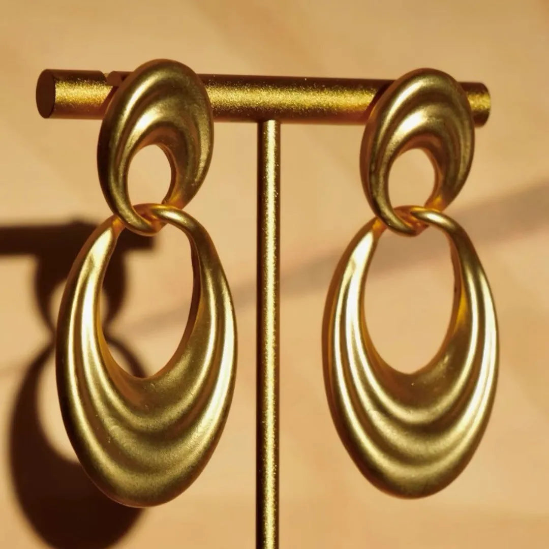 Double circle French retro earrings for women in quicksand copper finish with U-shaped wire