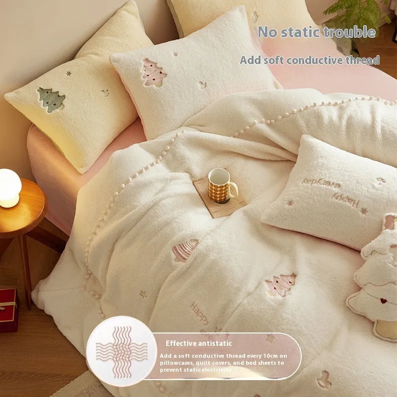 Winter milk fibre bedding set with Christmas tree pattern showing duvet cover, sheet, and pillowcases