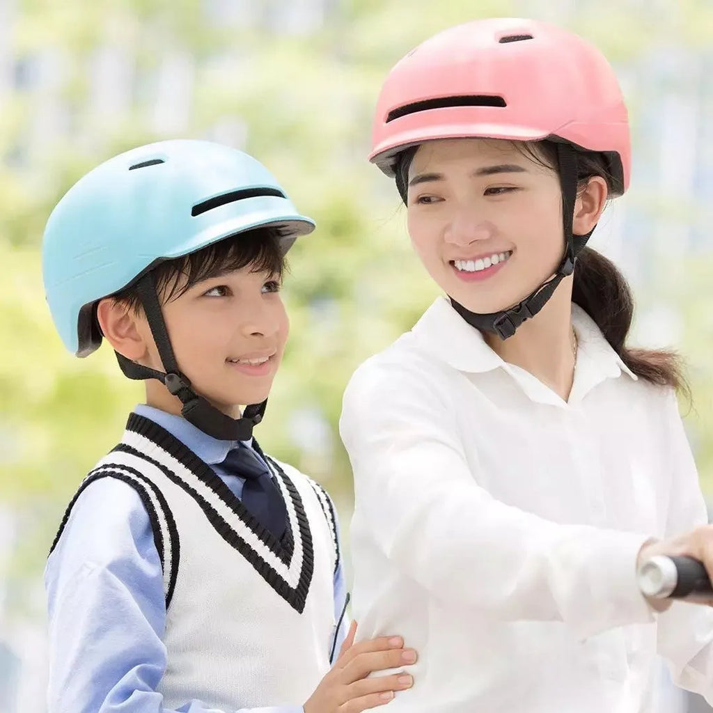Urban Light Riding Intelligent Helmet in white with EPS PC construction and integrated lighting
