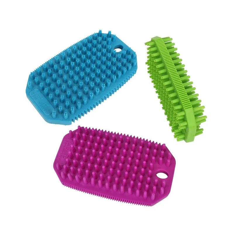 TPR pet bath massage comb for dogs in black – wet and dry hair removal brush with compact 7x2.9x12.1cm size