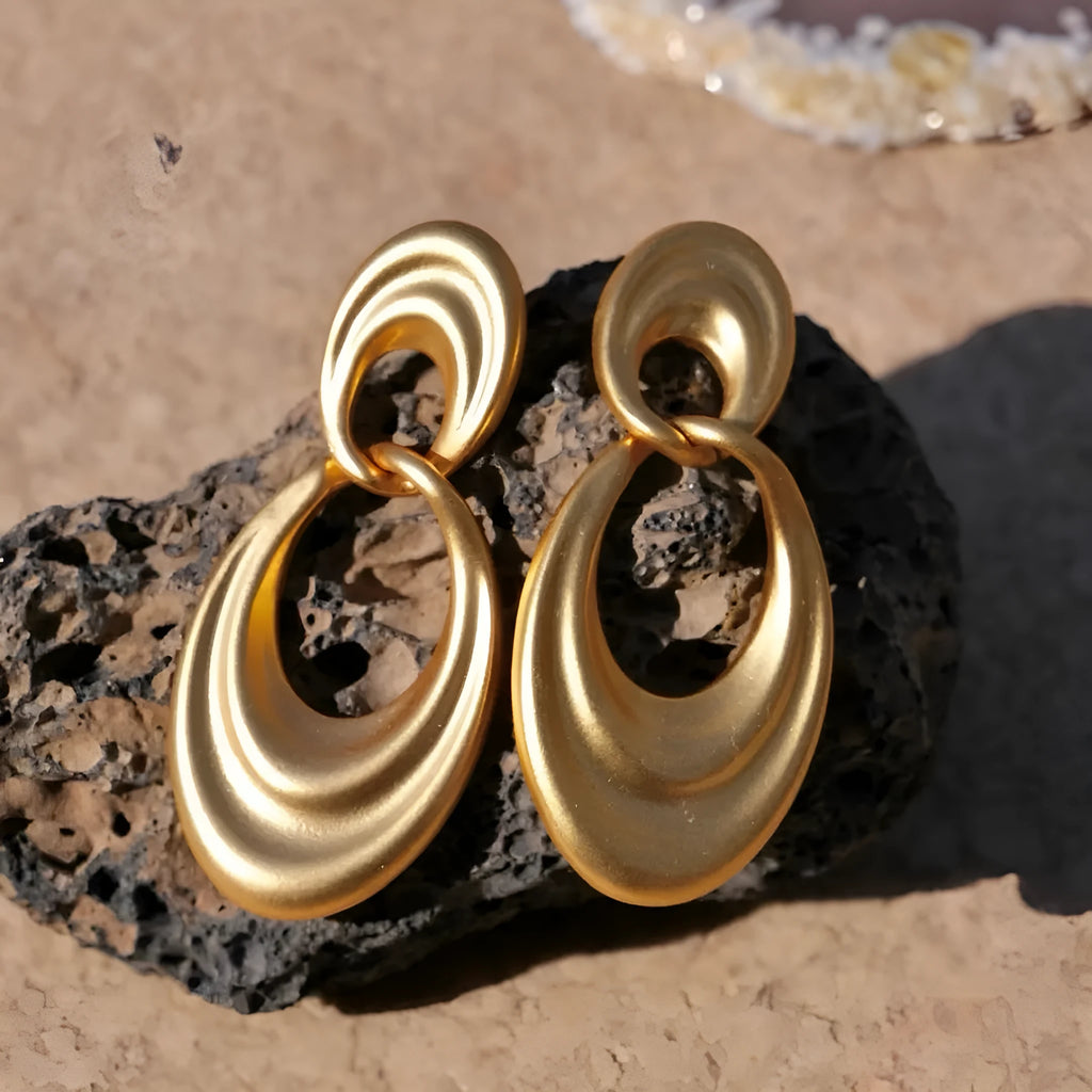 Double circle French retro earrings for women in quicksand copper finish with U-shaped wire