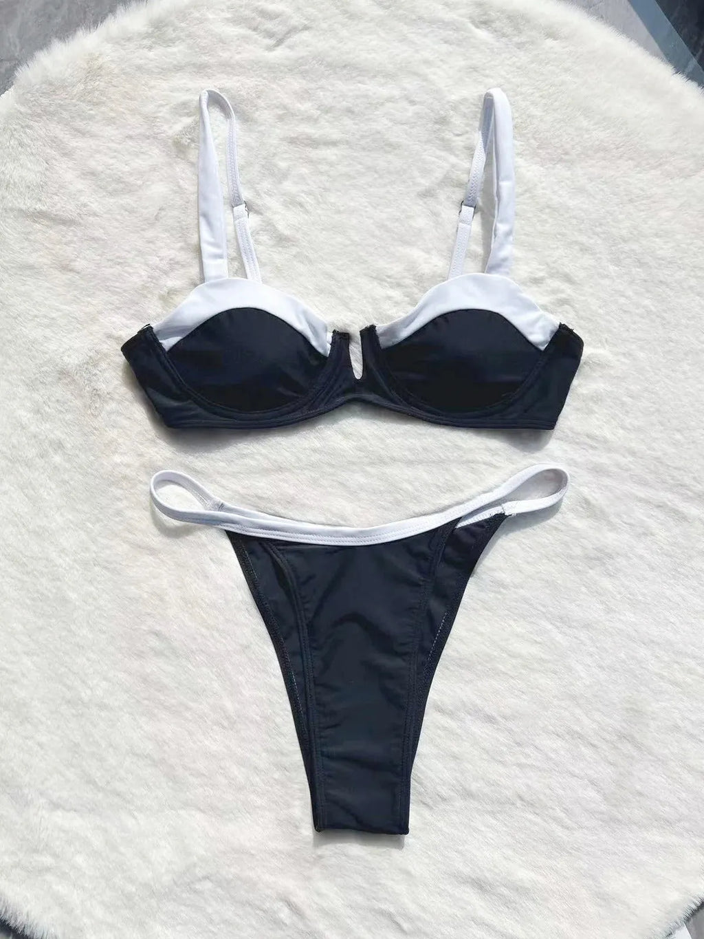 Black low waist bikini swimsuit for women with stitching split design