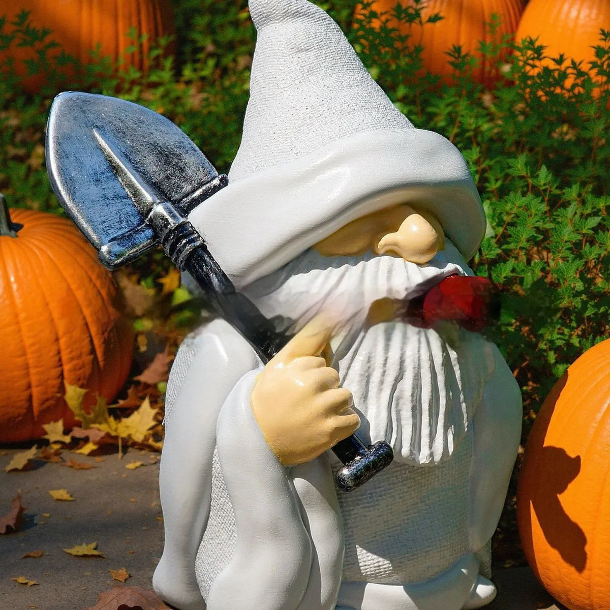 Christmas resin ornament with smoking shovel dwarf design for garden decoration