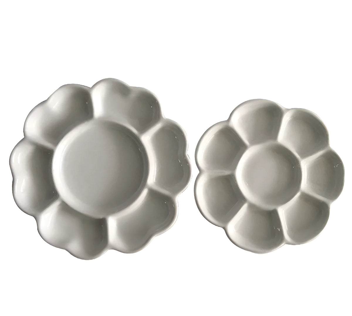 White ceramic plum blossom shaped artist palette for oil, watercolour and acrylic painting