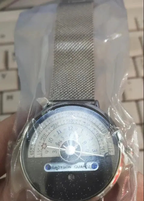 Men's gold and silver sports watch with round 40mm dial, mineral glass, and stainless steel or leather strap options