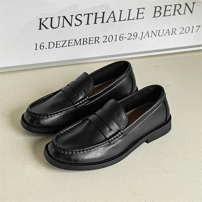 Men's slip-on casual shoes in four colour options with rubber sole