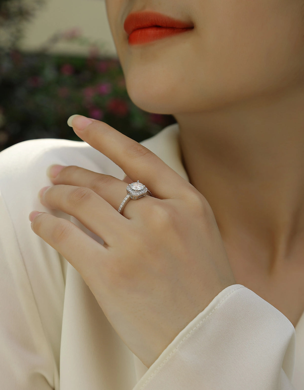 1 carat moissanite wedding ring set in S925 silver with platinum plating and gift box