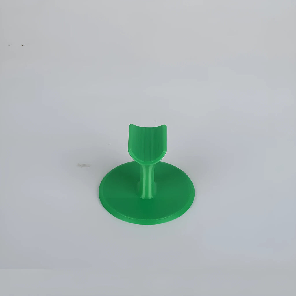 Nail bracket resin craft ornament in Chinese style, plastic and resin, 6 x 6 x 4.3 cm