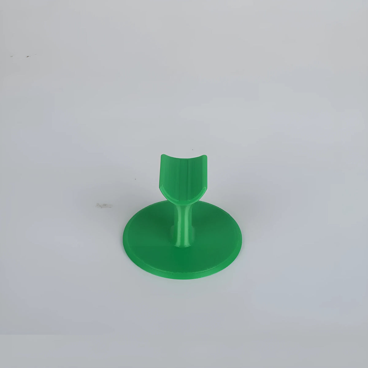 Nail bracket resin craft ornament in Chinese style, plastic and resin, 6 x 6 x 4.3 cm