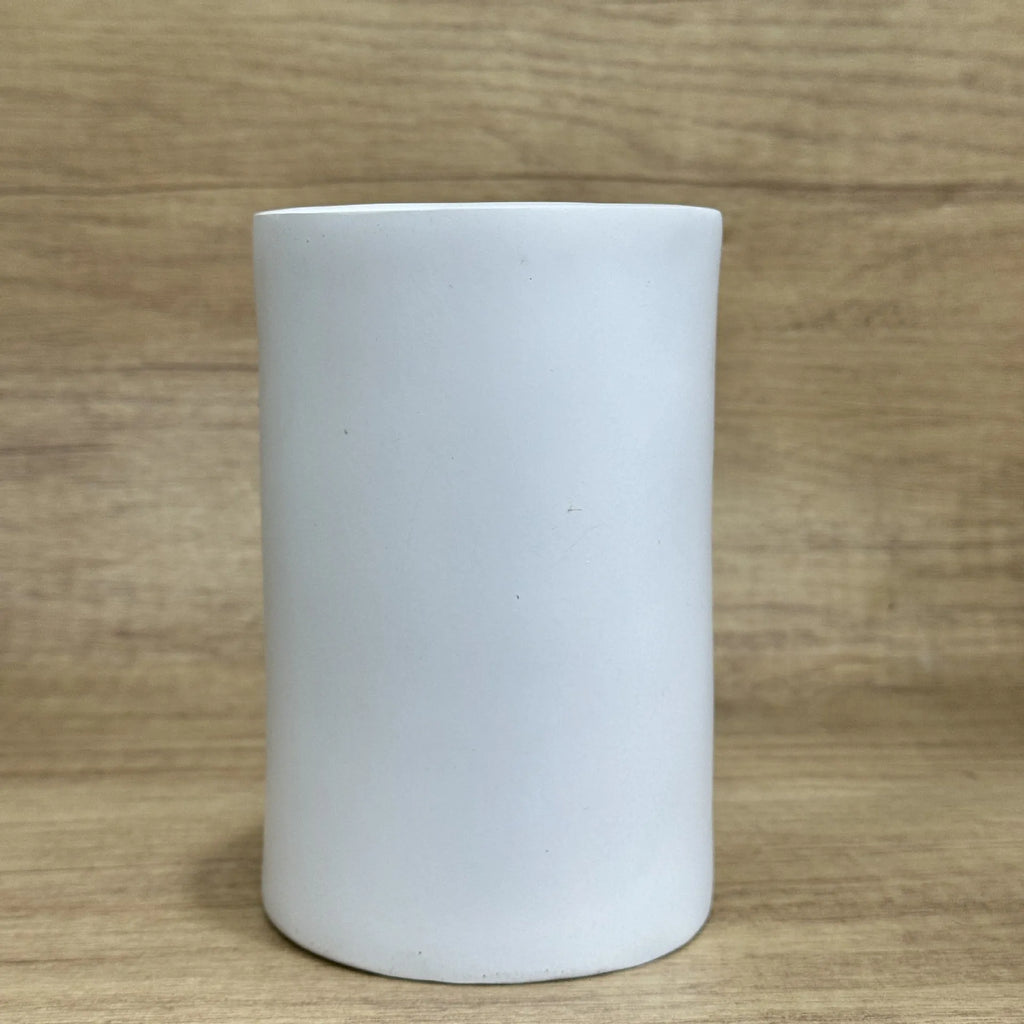 Resin desktop tissue box holder ornament in funny tissue paper holder colour, American-style design.