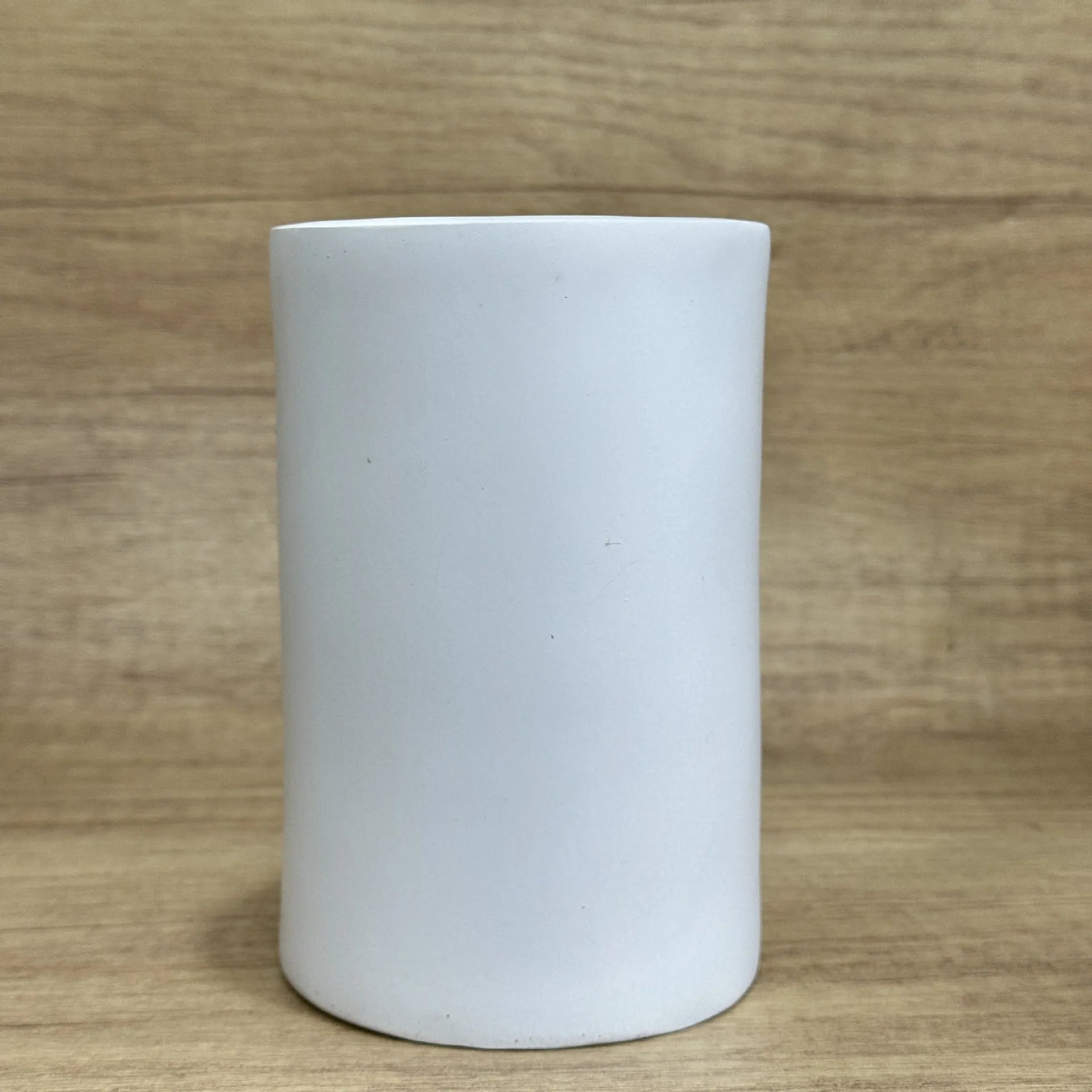 Resin desktop tissue box holder ornament in funny tissue paper holder colour, American-style design.