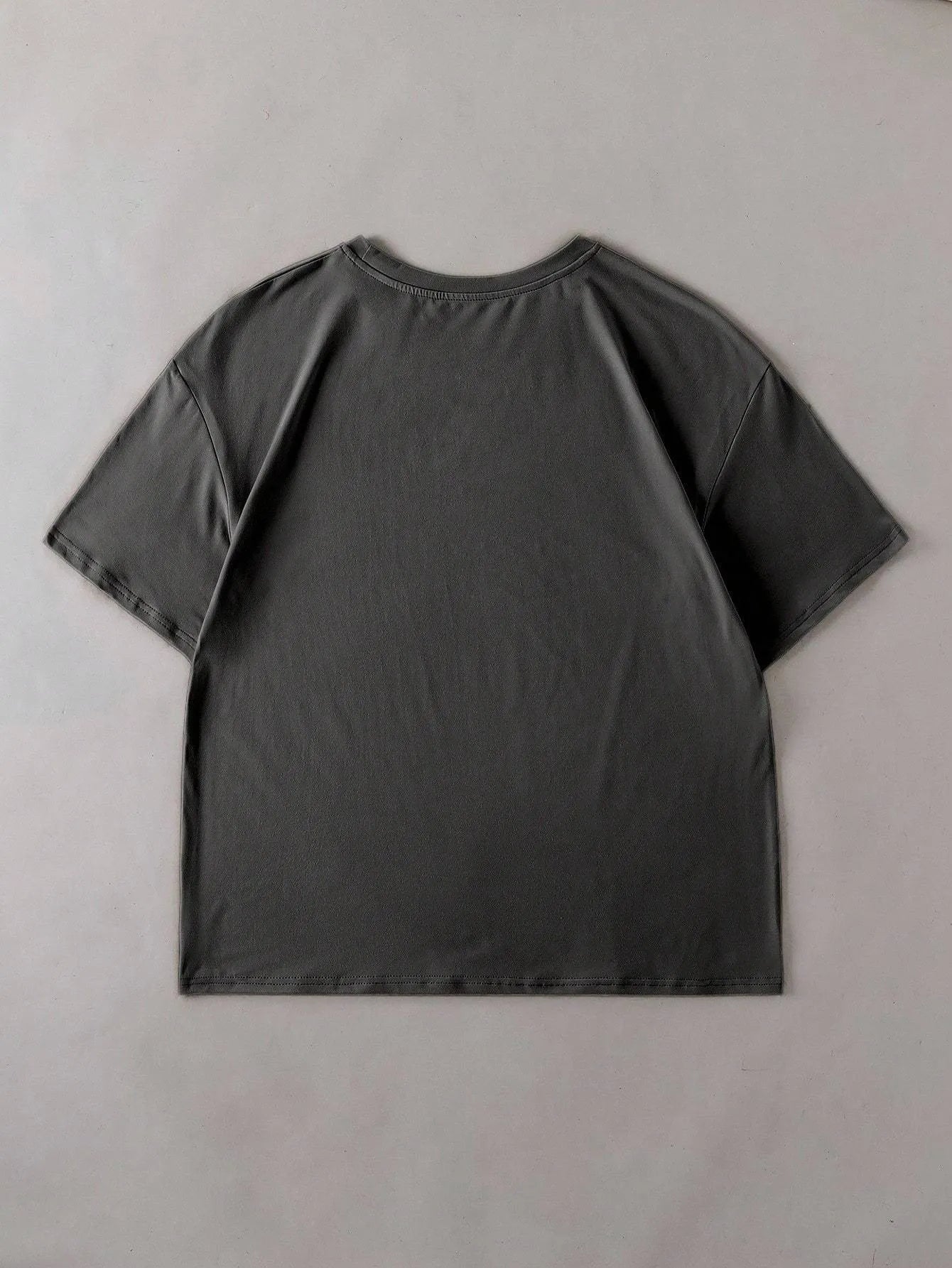 Cotton short sleeve T-shirt in multiple colours with round neck and loose summer fit