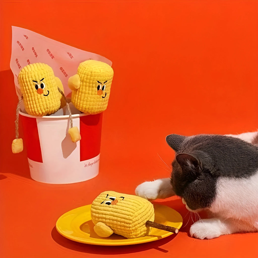 Corn cob shaped polio wood cat dental toy with catnip in Boxer or Coach design measuring 7x6x15cm