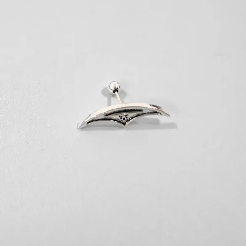 Spider web geometric mesh pattern stud earrings in gold and silver electroplated metal