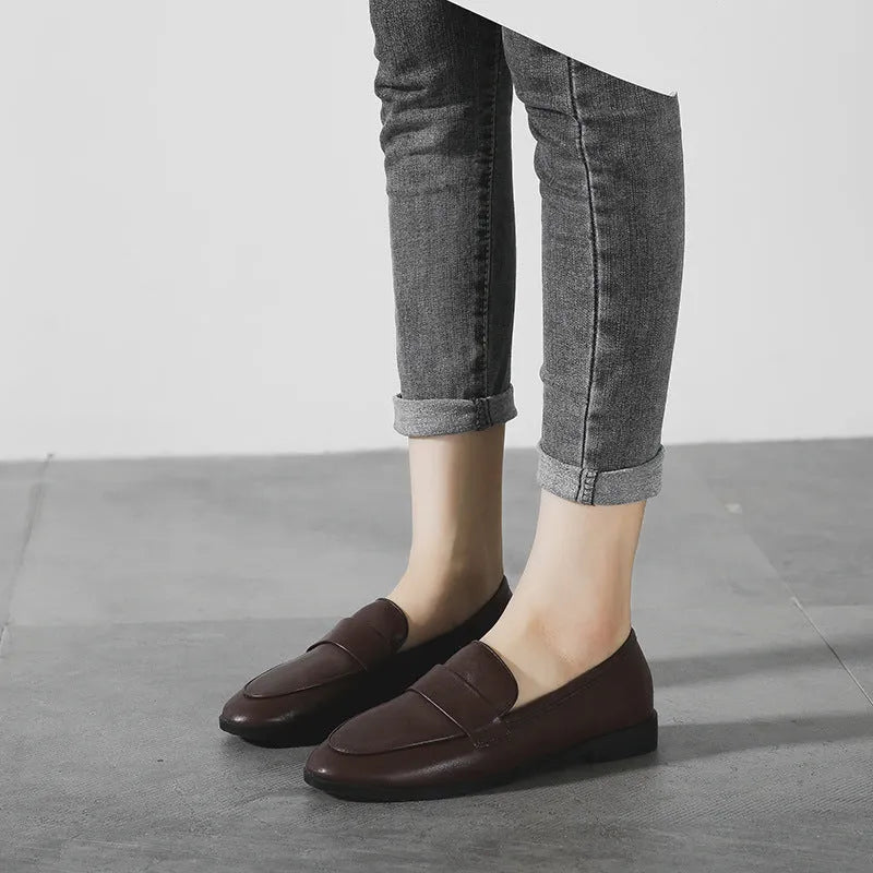 Women's oxford shoes, low heel 1-3CM, plain design, black colour, rubber sole