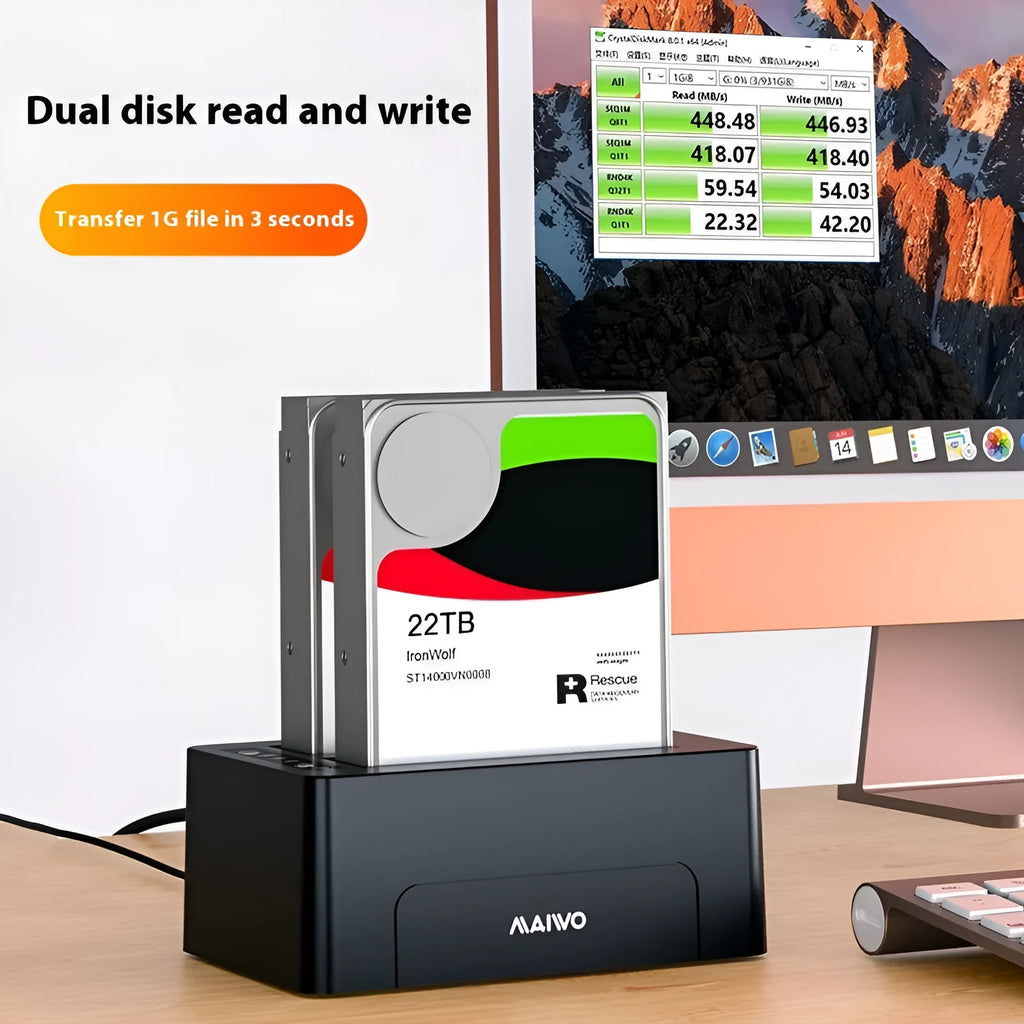 Dual-bay SATA hard disk dock and copier in ABS plastic, 152 x 109 x 62 mm, for 2.5-inch and 3.5-inch drives