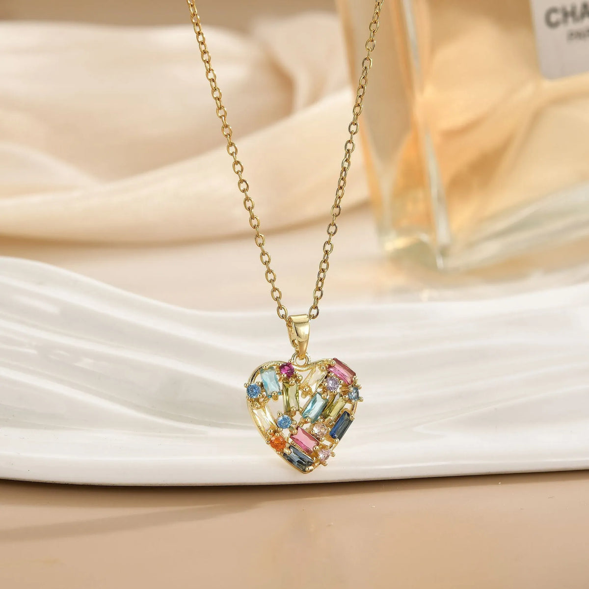 Heart pendant necklace for women with copper zircon, O-ring chain and electroplated finish in gold or silver