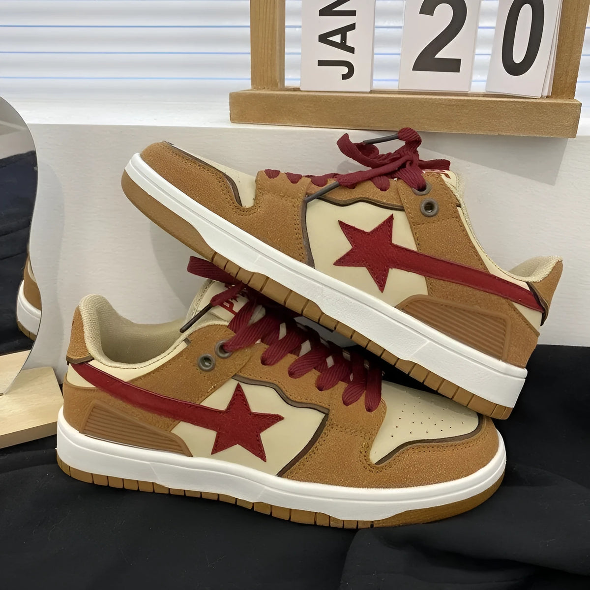 Brown women's low-top platform sneakers with sequin details, round toe, and front lace-up fastening.