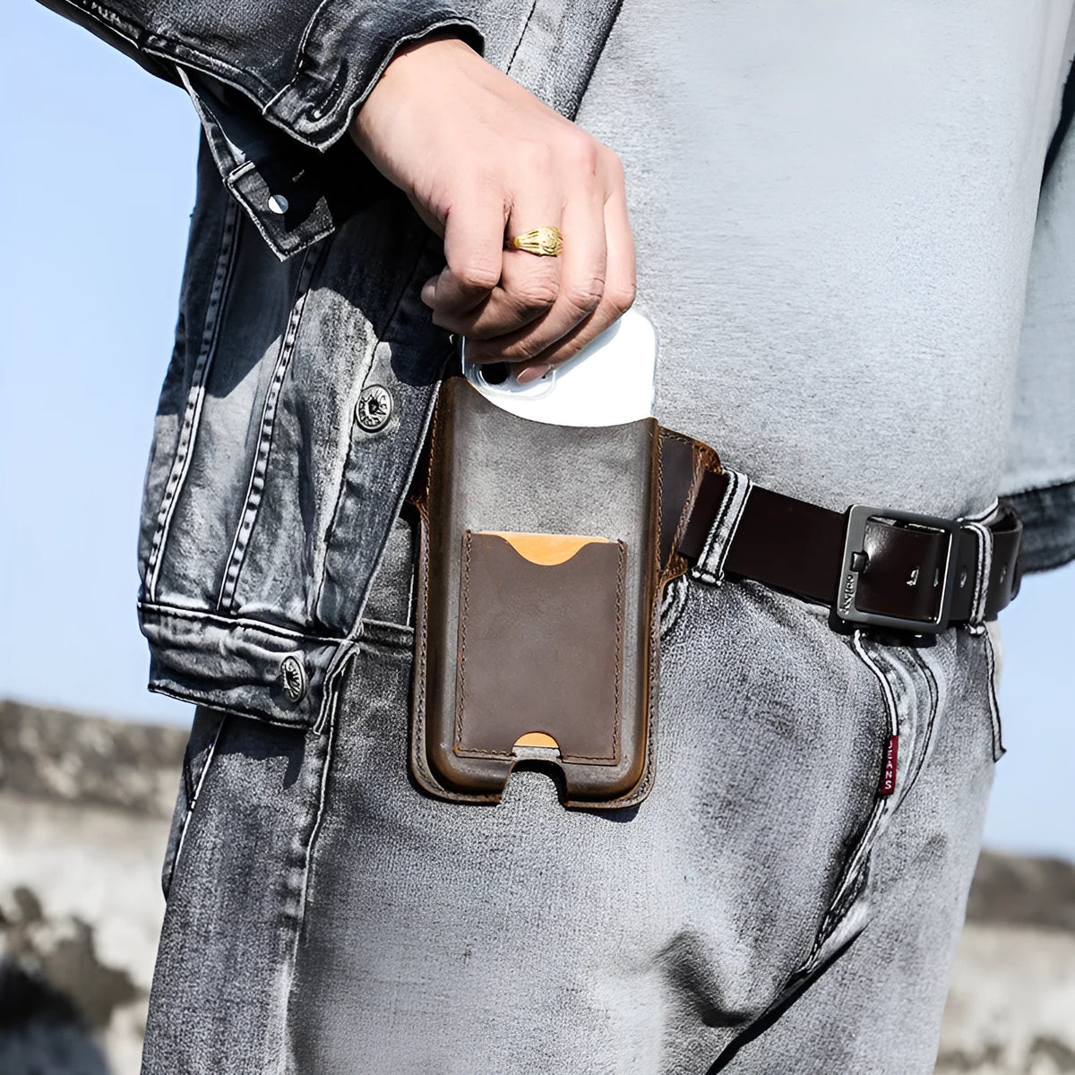 Crazy Horse genuine leather belt phone case in brown, belt-fitting iPhone holster with patterned leather finish