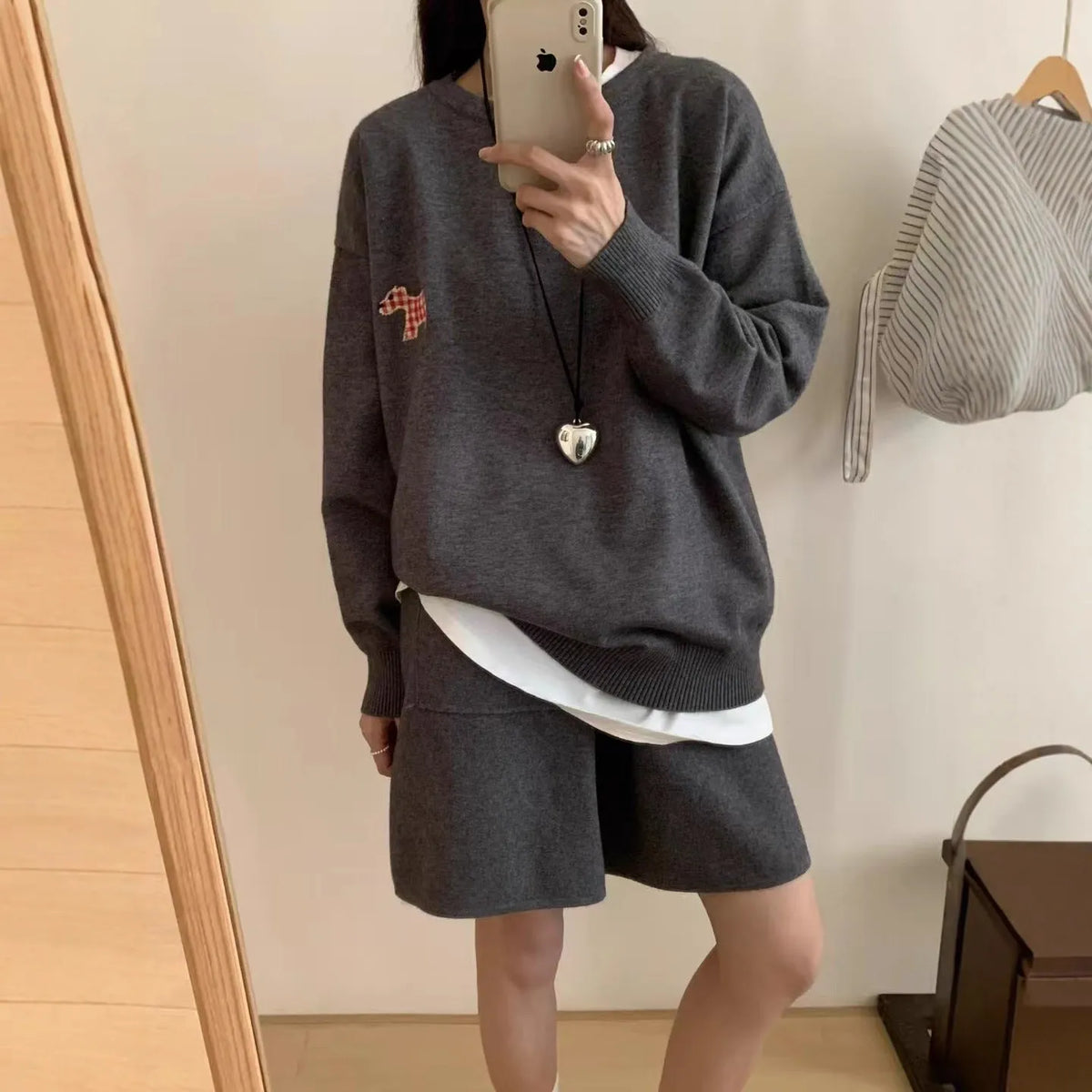 Casual sports knitted sweater shorts suit in imitation cashmere with embroidery detail