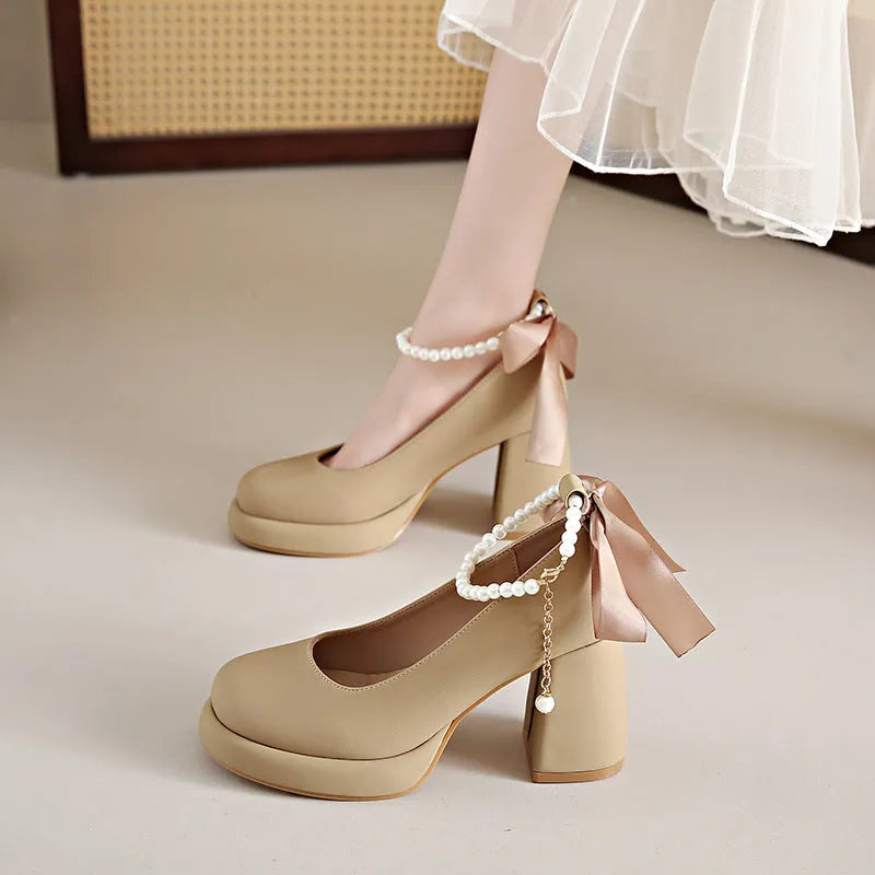 Women's beige Mary Jane shoes with chunky heel and ankle-strap buckle